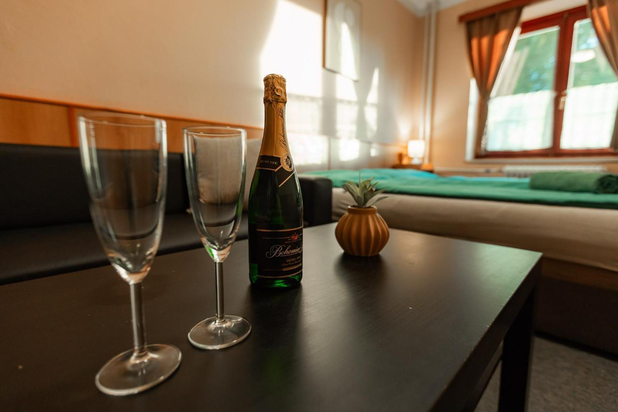 Hotel Rozkos Česká Skalice Rom bilde